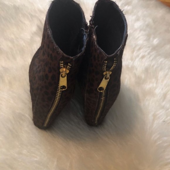 JEFFREY CAMPBELL leopard booties - Picture 4 of 10